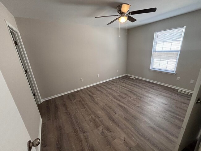 Building Photo - 1419 Bodie Dr