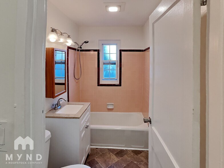 Building Photo - 2048 81st Ave