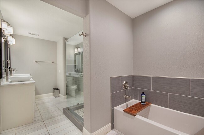 Building Photo - 3512 Colgate Ln