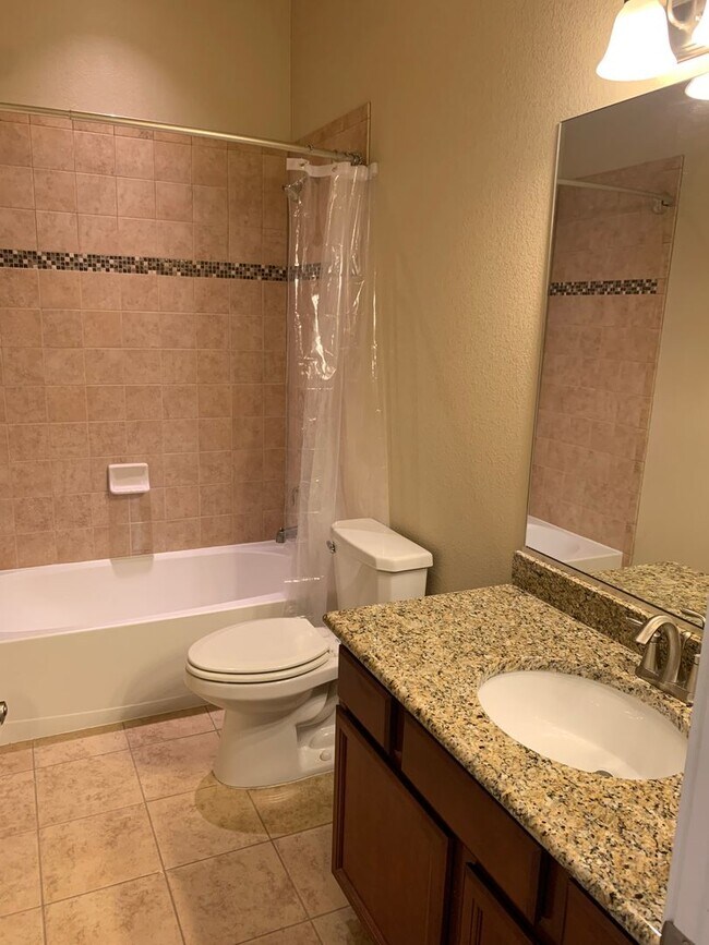 Building Photo - Ranch home with main floor master, 4 bed 3 bath Ranch home in Frederick