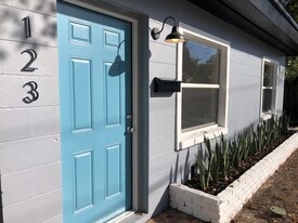 Building Photo - 121 Ariana St