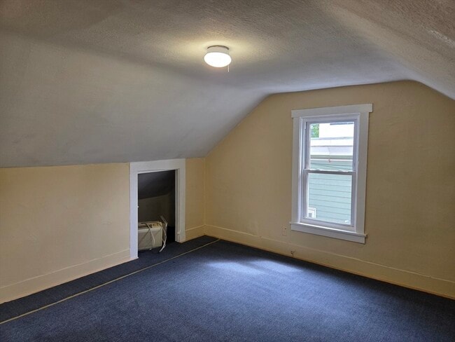 Building Photo - 153 Hamilton St