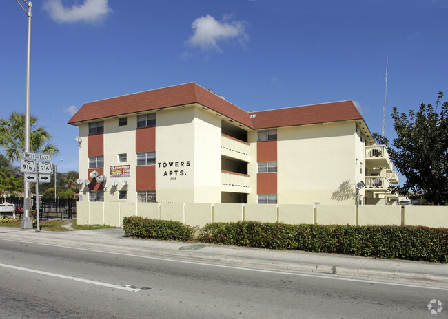 Primary Photo - Tower King Apartments