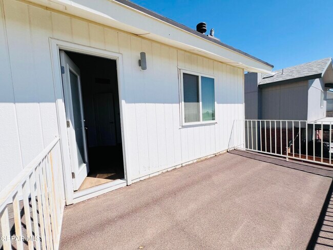 Building Photo - 7804 Plaza Blanca St