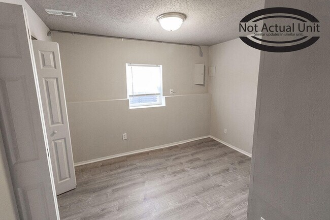 Building Photo - 203 Wheaton Ct