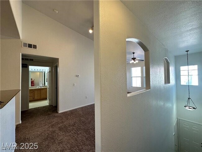 Building Photo - 10550 W Alexander Rd