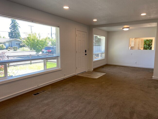 Building Photo - 355irv