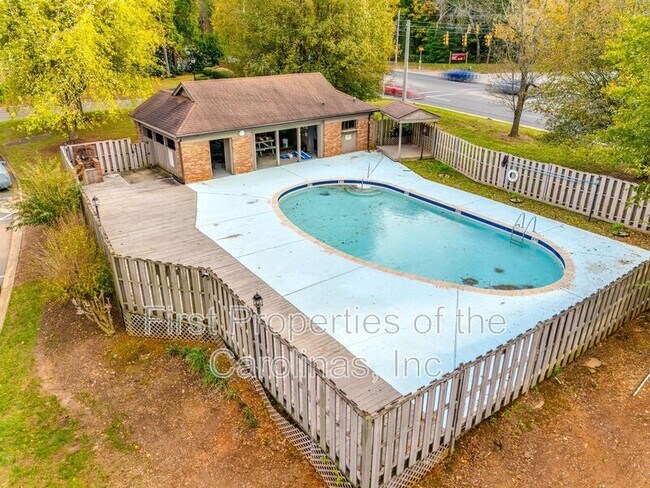 Building Photo - 4158-F Charlotte Hwy