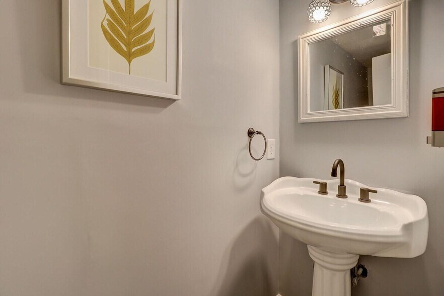 Building Photo - 400 William Hilton Pkwy