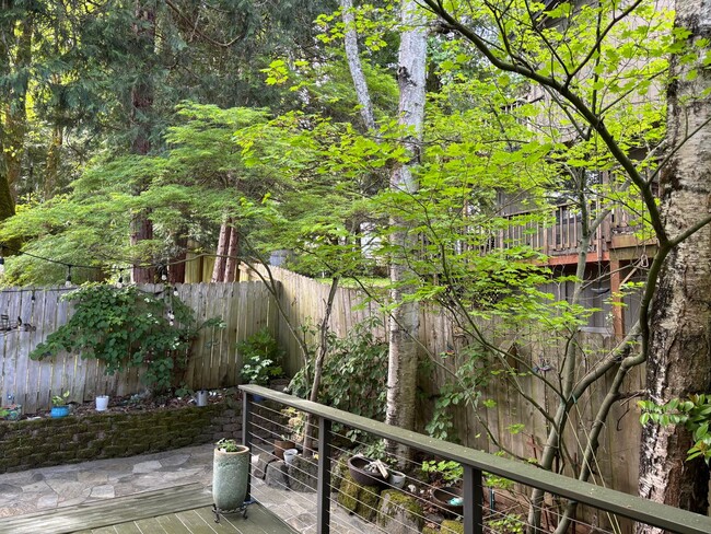 Building Photo - Large 4 Bedroom Home Close to Cook Family ...