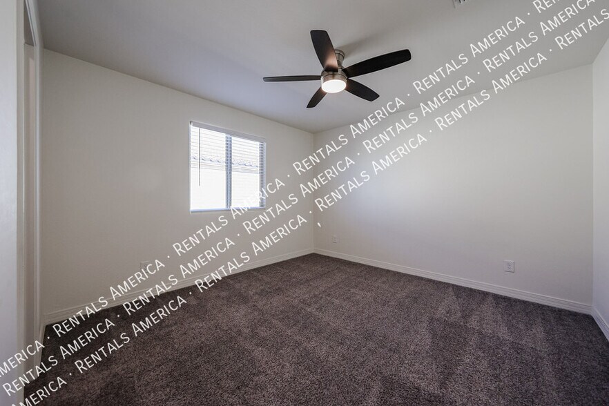 Building Photo - 17965 W Encinas Ln