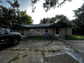 Building Photo - 801 8th St