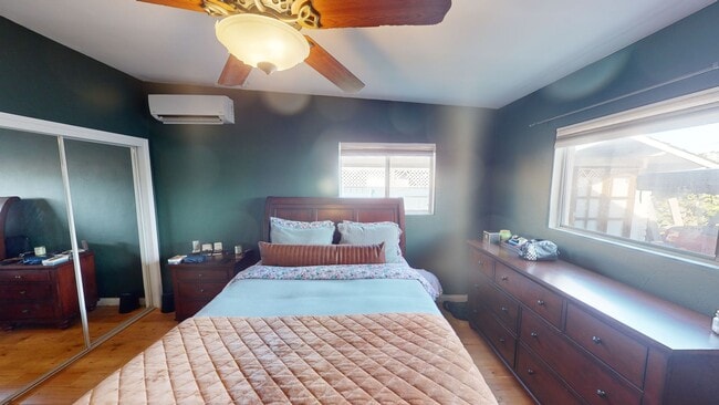 Building Photo - Charming 2-Bedroom Home with Mini Golf Course, Spacious Yard, and Ample Parking