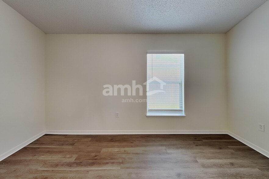 Building Photo - 3011 Valkyrie Rd