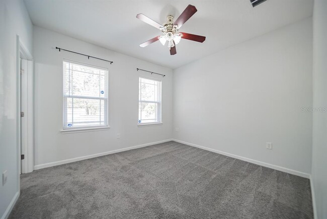 Building Photo - 900 Lakefront Village Dr