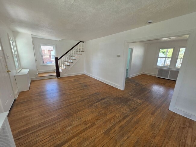 Building Photo - 19 Champlain Ave