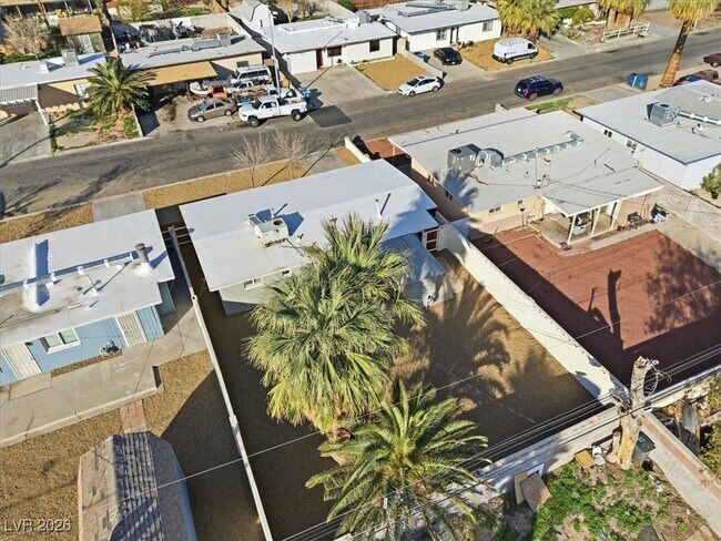 Building Photo - 608 Stanford St