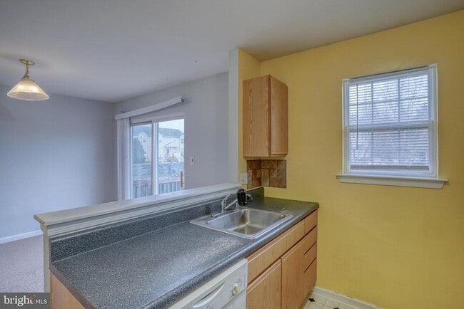 Building Photo - 407 Champs Ln