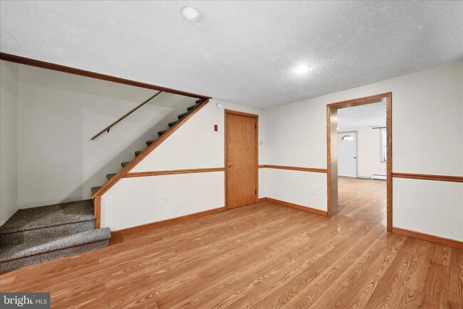 Building Photo - 430 E Main St