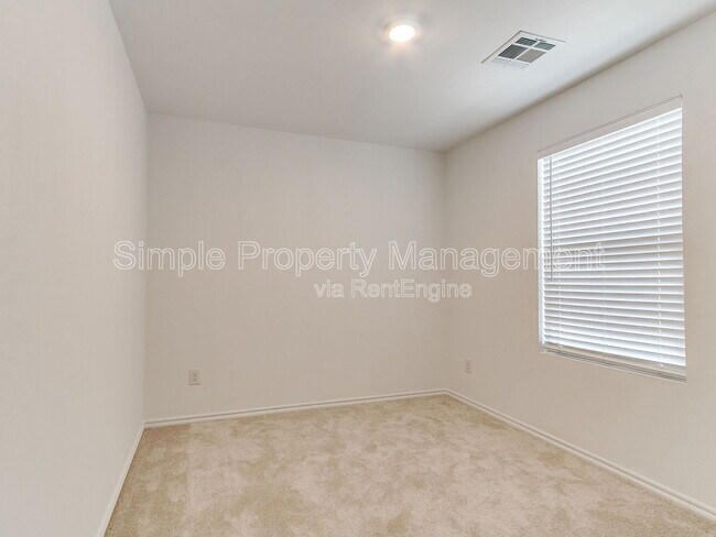 Building Photo - 14803 Parkway Center Ave