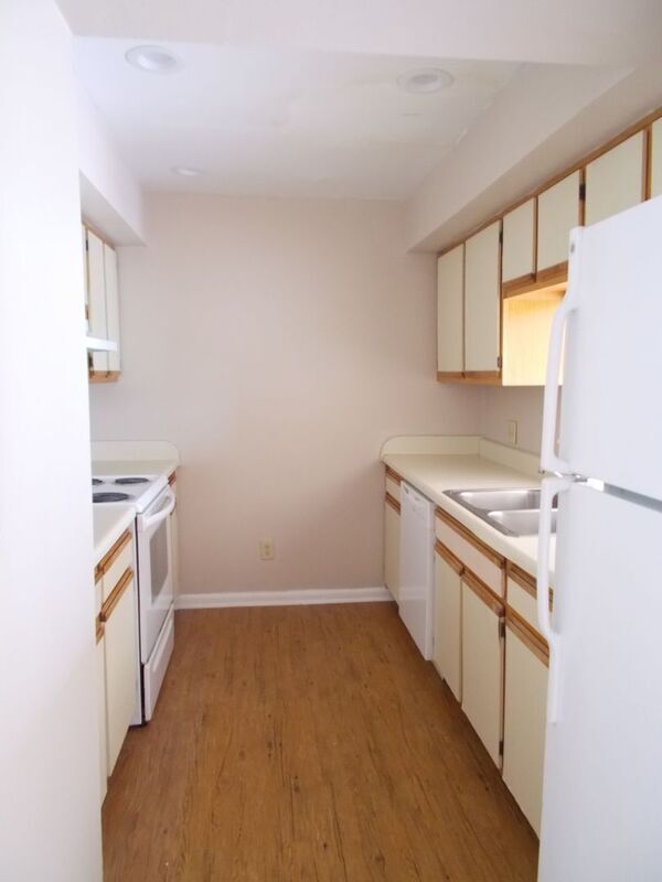 Building Photo - 3839 Staffordshire Ln