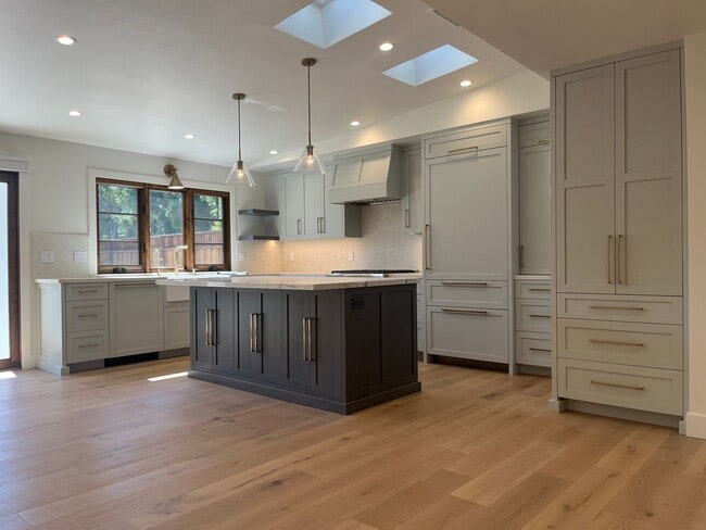 Building Photo - Completely Remodeled Home in Prime Los Gat...
