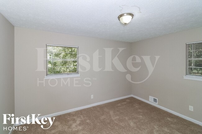 Building Photo - 3960 Watkins Way