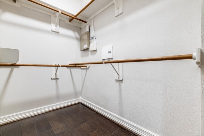 Building Photo - 1318 Peden St