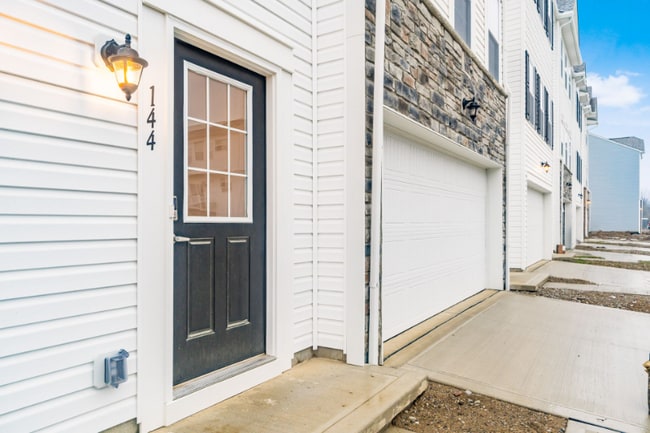 Building Photo - 144 Dusky Willow Dr