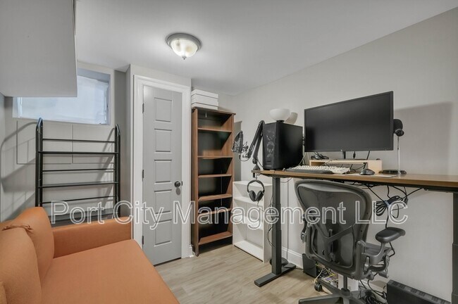 Building Photo - 504 S Milton Ave