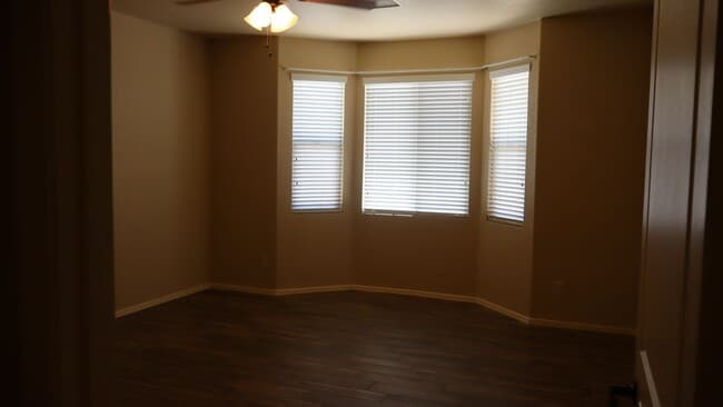 Building Photo - 4 Bedroom