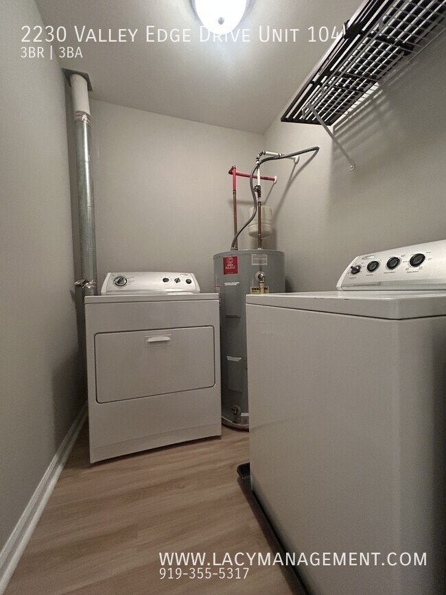 Building Photo - 2230 Valley Edge Dr