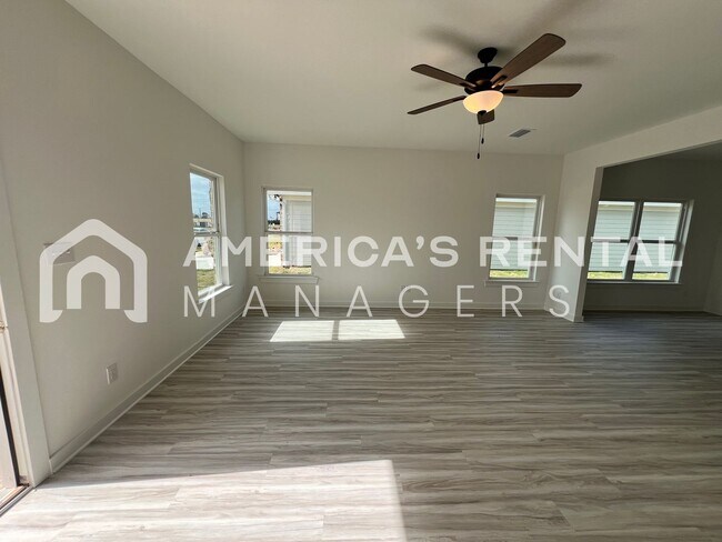 Building Photo - 21521 Tawny Lp