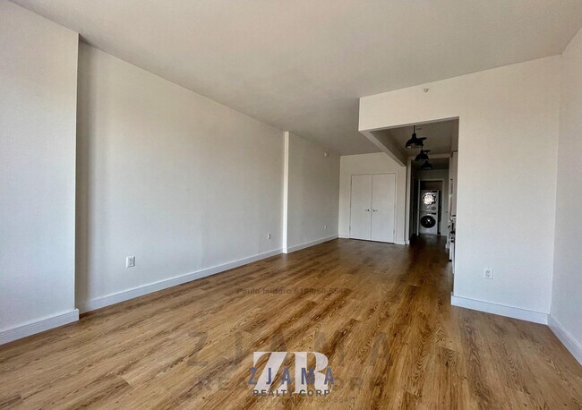 Building Photo - 409 Eastern Pkwy