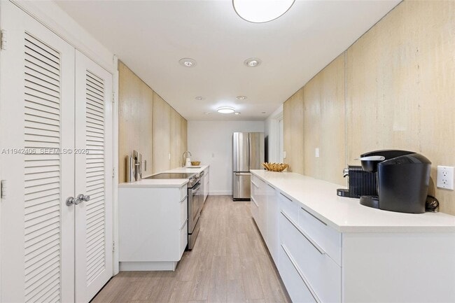 Building Photo - 1151 N Fort Lauderdale Beach Blvd