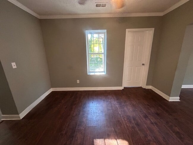 Building Photo - 3530 Beaumont Ave