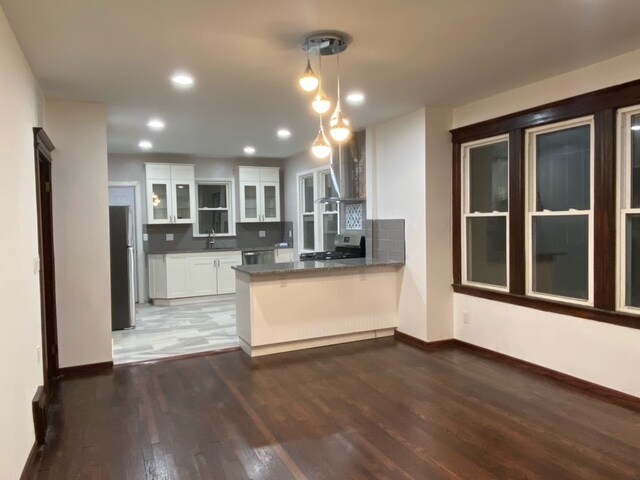 Building Photo - 664 Gladstone Ave