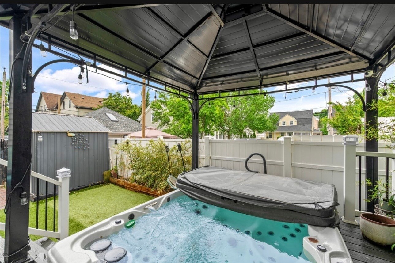 Building Photo - 26 Whipple Ave