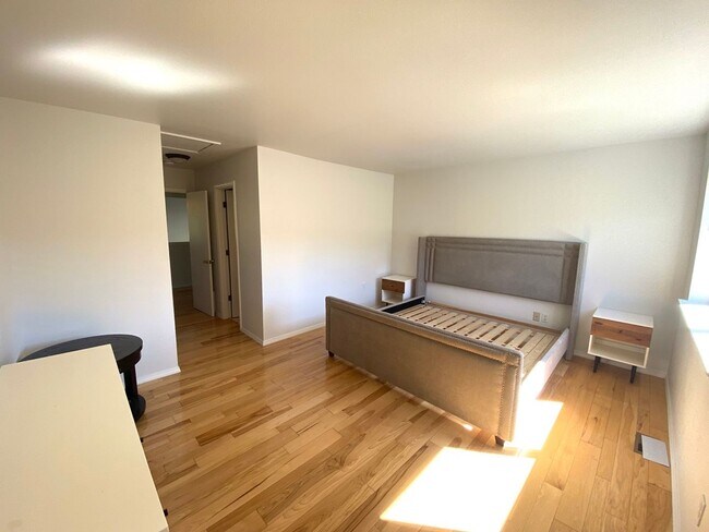 Building Photo - Flexible lease terms! Move in Special!  Wa...