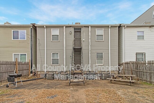 Building Photo - 1719 West Virginia Ave NE