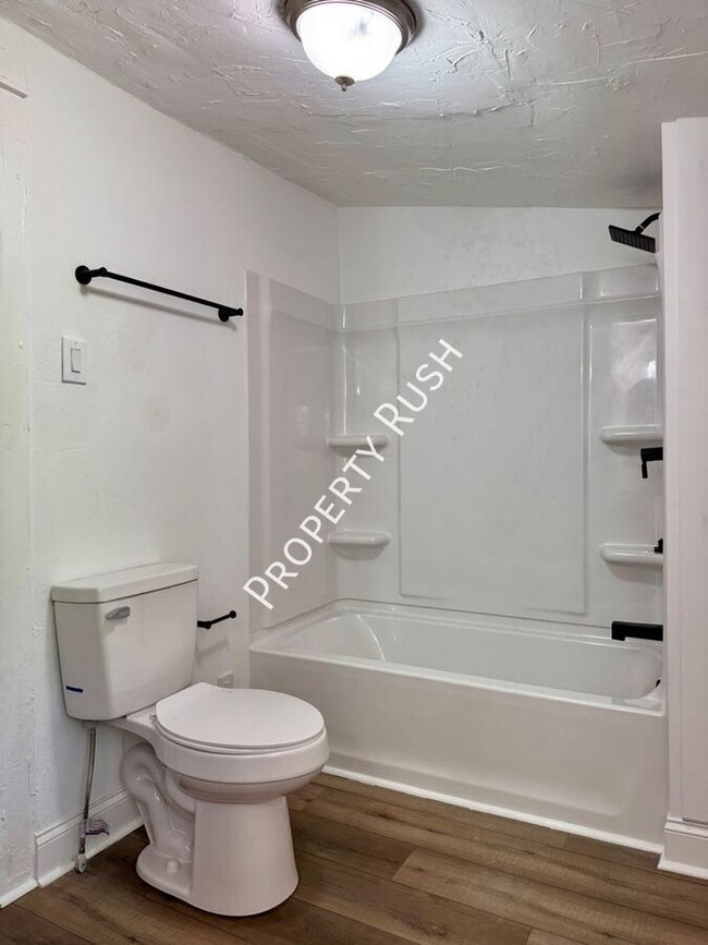Building Photo - 4529 Balcomb St