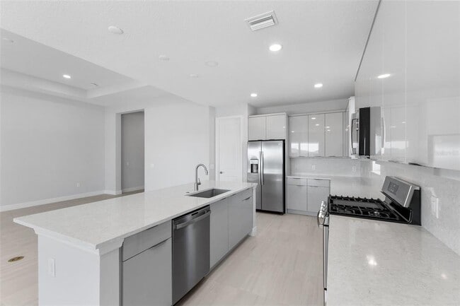 Building Photo - 8071 Slipway Dr