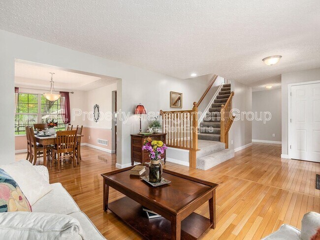 Building Photo - 5551 Ainsley Dr