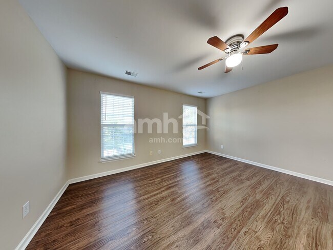 Building Photo - 25 Bellows Falls Dr