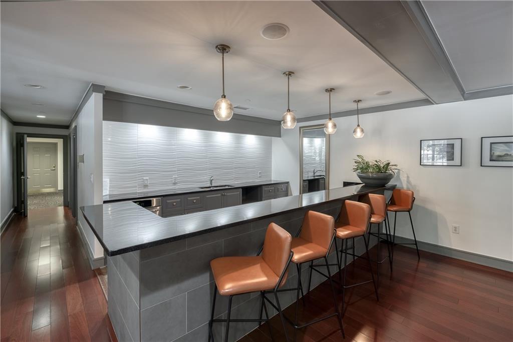 Building Photo - 1101 Juniper St NE