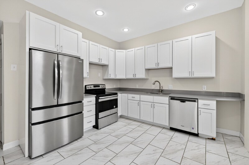 Building Photo - 2710 Geyer Ave