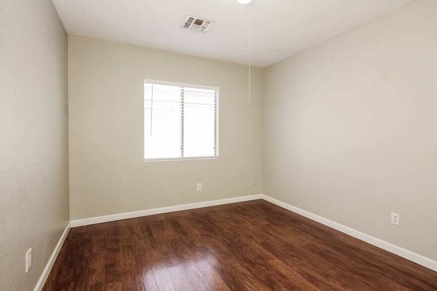 Building Photo - 12417 W Larkspur Rd