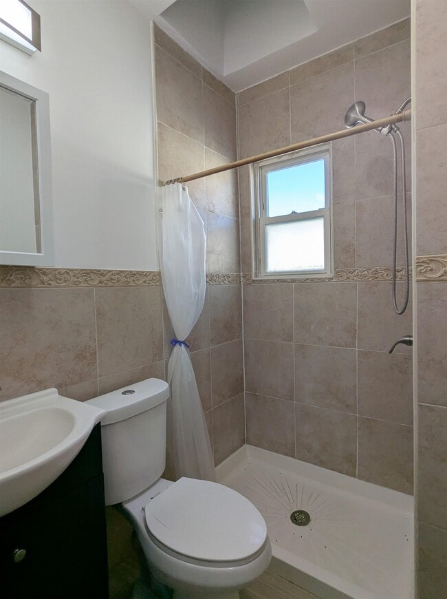 Building Photo - 112 Hague St