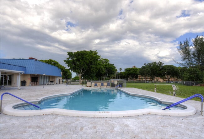 Building Photo - 960 NW 49th St