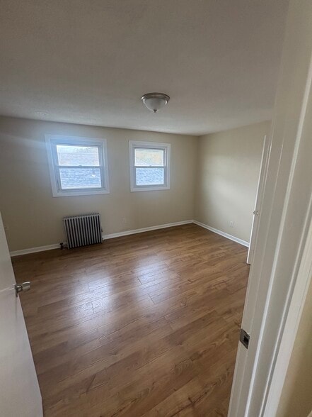 Building Photo - 47 Selden St